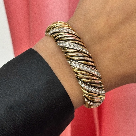 Mia Classic Vintage Style Open Bracelet - Picture 4 of 4